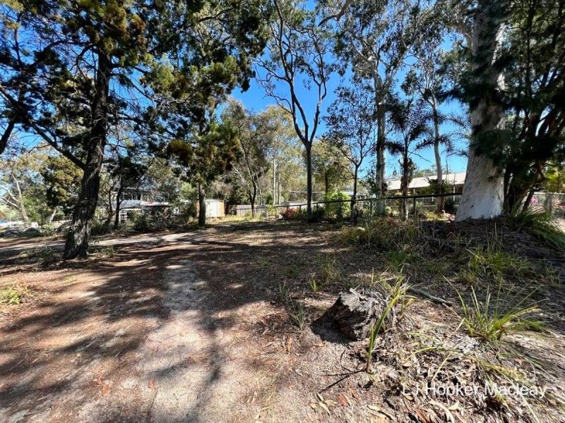 18 Baracoota Street, Macleay Island QLD 4184