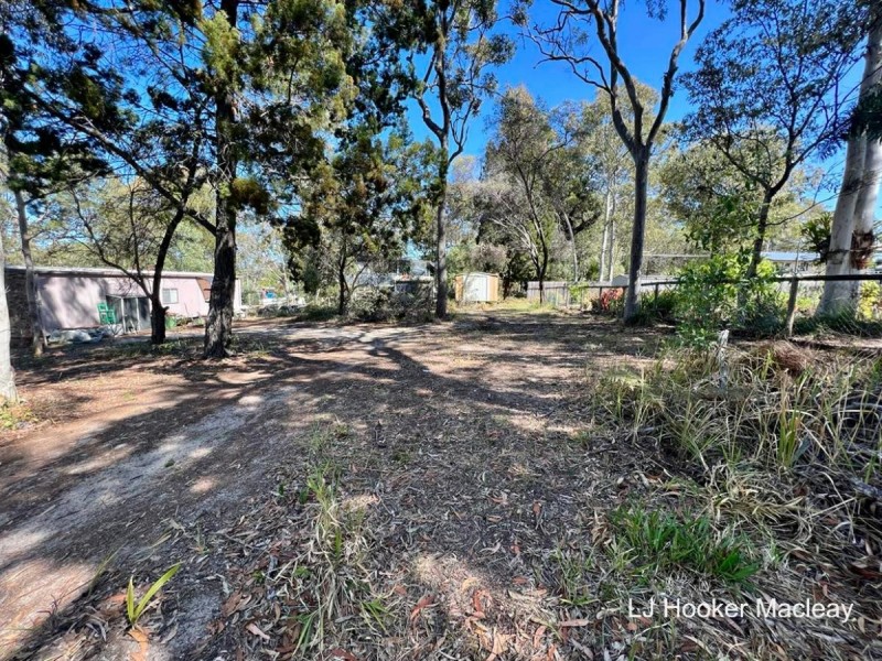 18 Baracoota Street, Macleay Island QLD 4184