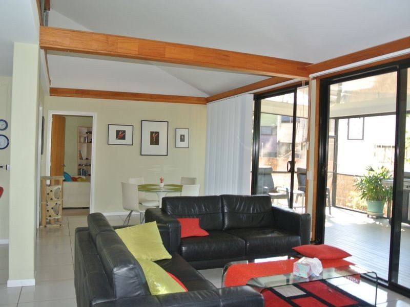 5 Wake Street, Macleay Island QLD 4184