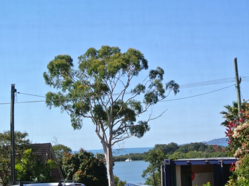 5 Wake Street, Macleay Island QLD 4184