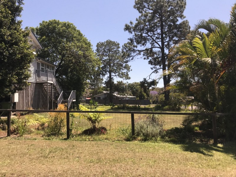 1 Lemontree Drive, Macleay Island QLD 4184