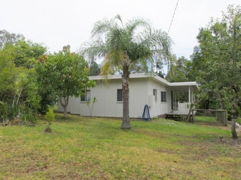 69 Eastbourne Terrace, Macleay Island QLD 4184