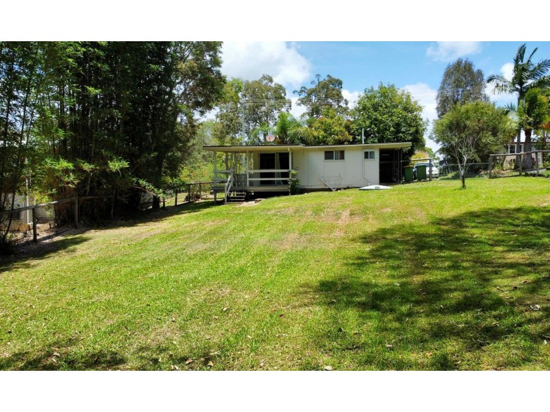 69 Eastbourne Terrace, Macleay Island QLD 4184