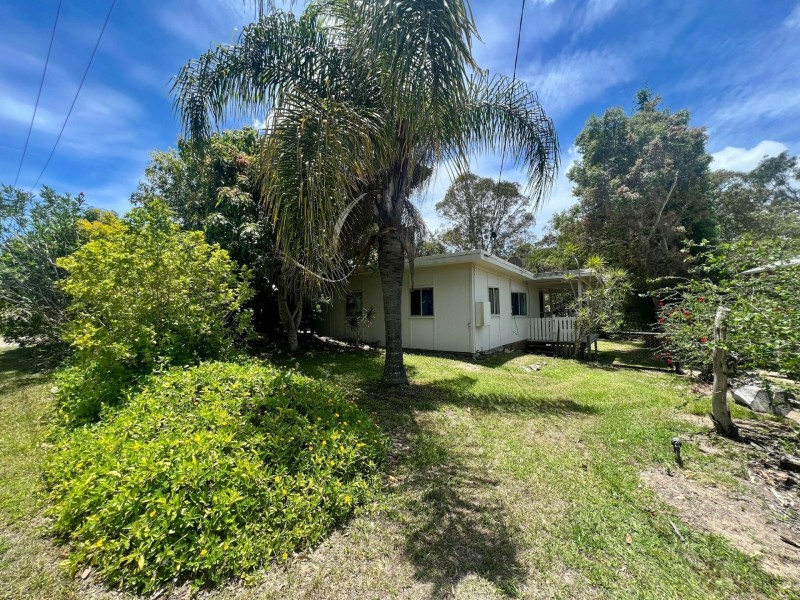 69 Eastbourne Terrace, Macleay Island QLD 4184