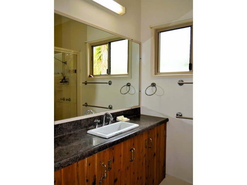 5 Kestrel Street, Macleay Island QLD 4184