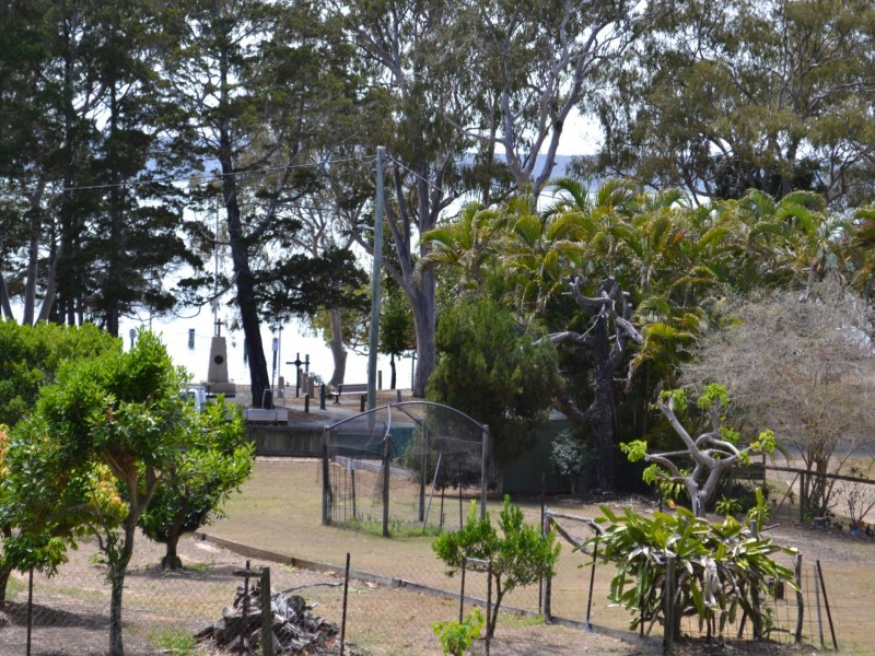 76 Coondooroopa Drive, Macleay Island QLD 4184