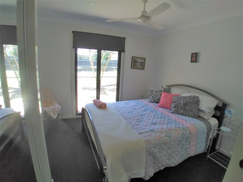 76 Coondooroopa Drive, Macleay Island QLD 4184