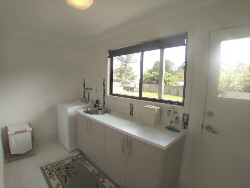 76 Coondooroopa Drive, Macleay Island QLD 4184