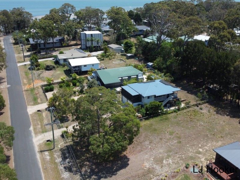 9 Benowa Street, Macleay Island QLD 4184