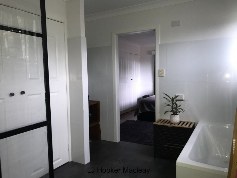 10 Curlew Street, Macleay Island QLD 4184