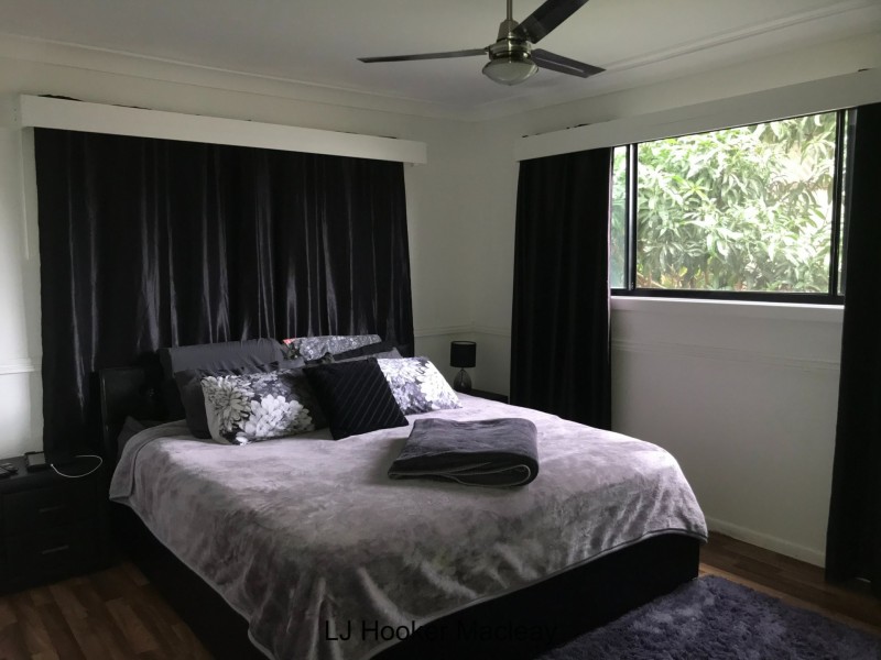 10 Curlew Street, Macleay Island QLD 4184