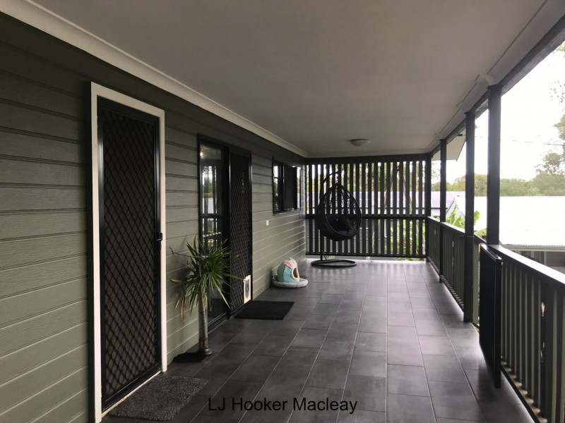 10 Curlew Street, Macleay Island QLD 4184
