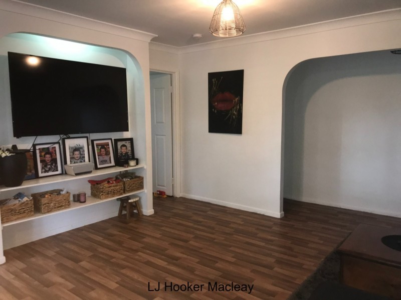 10 Curlew Street, Macleay Island QLD 4184