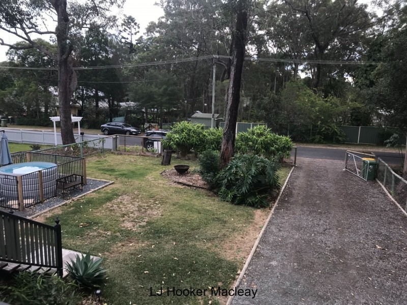 10 Curlew Street, Macleay Island QLD 4184