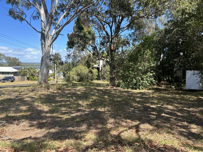 51 High Central Road, Macleay Island QLD 4184