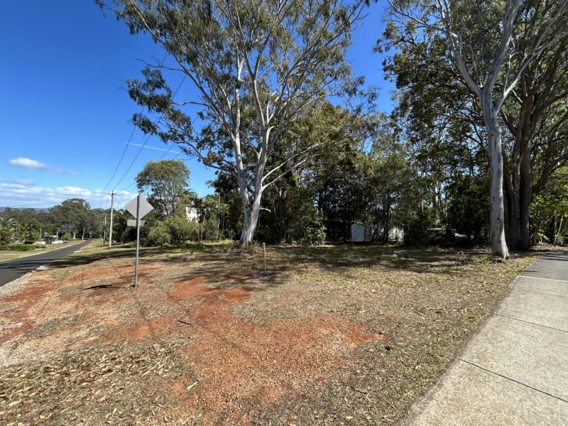 51 High Central Road, Macleay Island QLD 4184