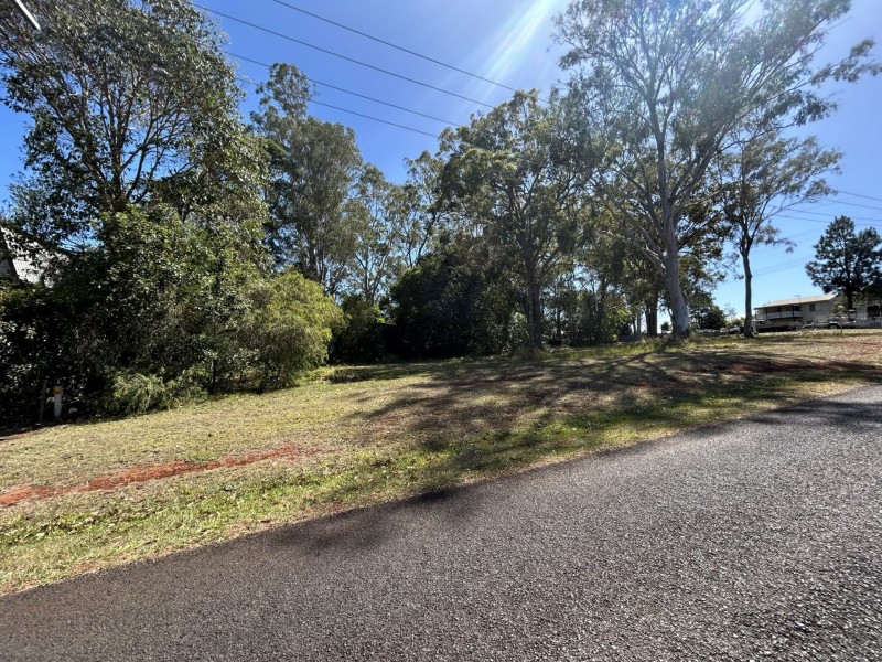 51 High Central Road, Macleay Island QLD 4184