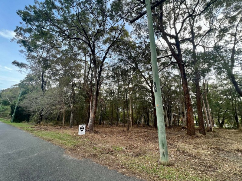 27 Arthur Street, Macleay Island QLD 4184