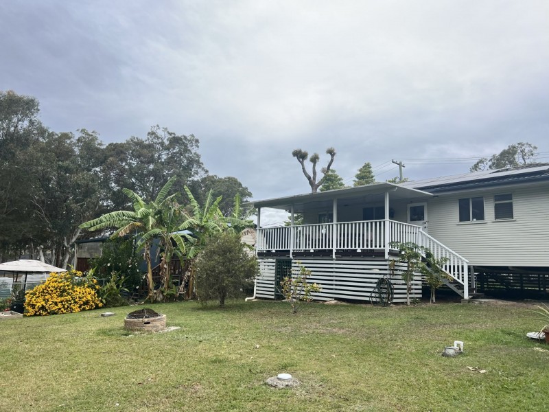 3 Oomool Street, Macleay Island QLD 4184