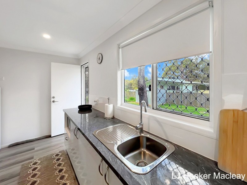 11 Warama Street, Macleay Island QLD 4184
