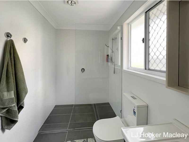 11 Warama Street, Macleay Island QLD 4184