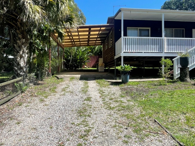 28 Francis Road, Macleay Island QLD 4184