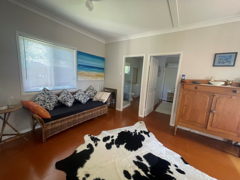 28 Francis Road, Macleay Island QLD 4184