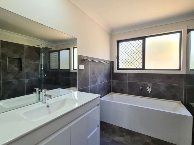 4 Heath Street, Macleay Island QLD 4184