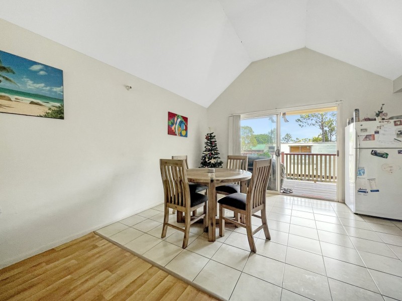 17 Cooee Crescent, Macleay Island QLD 4184