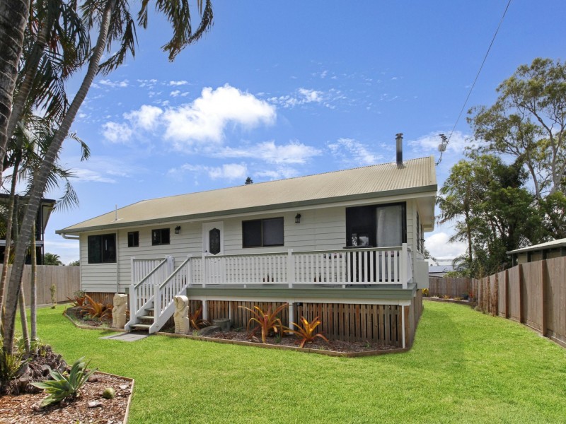18 Kim Crescent, Macleay Island QLD 4184