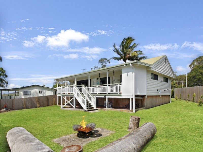 18 Kim Crescent, Macleay Island QLD 4184