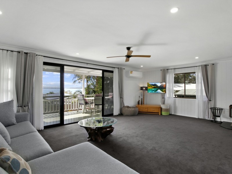 18 Kim Crescent, Macleay Island QLD 4184