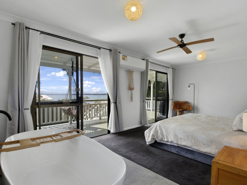 18 Kim Crescent, Macleay Island QLD 4184