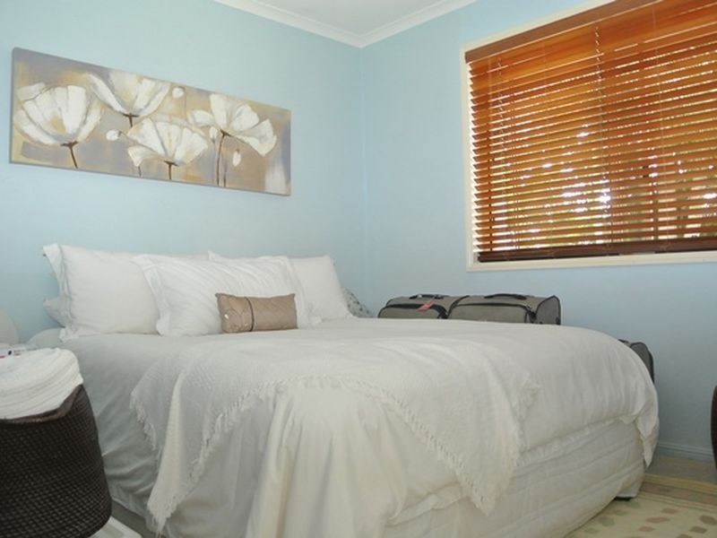 6 Cowes Street, Macleay Island QLD 4184