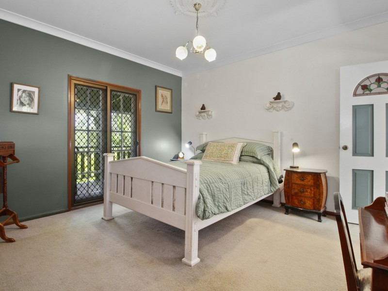 5-9 Weeroona Ave, Macleay Island QLD 4184