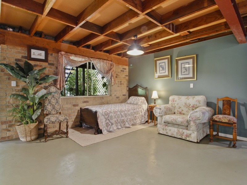 5-9 Weeroona Ave, Macleay Island QLD 4184