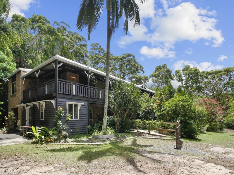 5-9 Weeroona Ave, Macleay Island QLD 4184