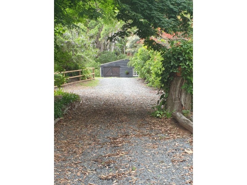 5-9 Weeroona Ave, Macleay Island QLD 4184