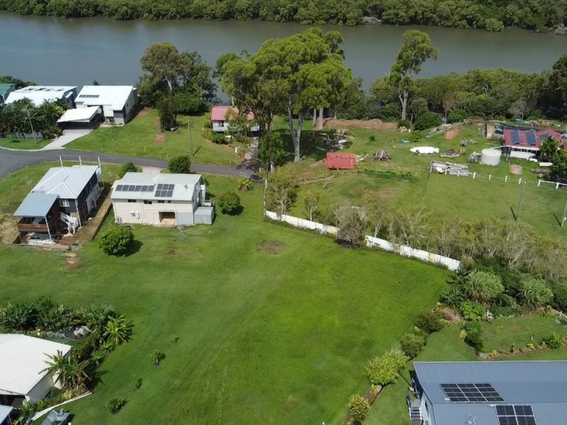 4 Aura Court, Macleay Island QLD 4184