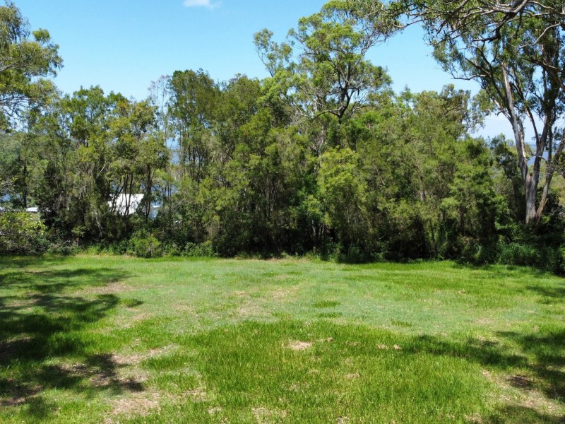 4 Cliff Terrace, Macleay Island QLD 4184