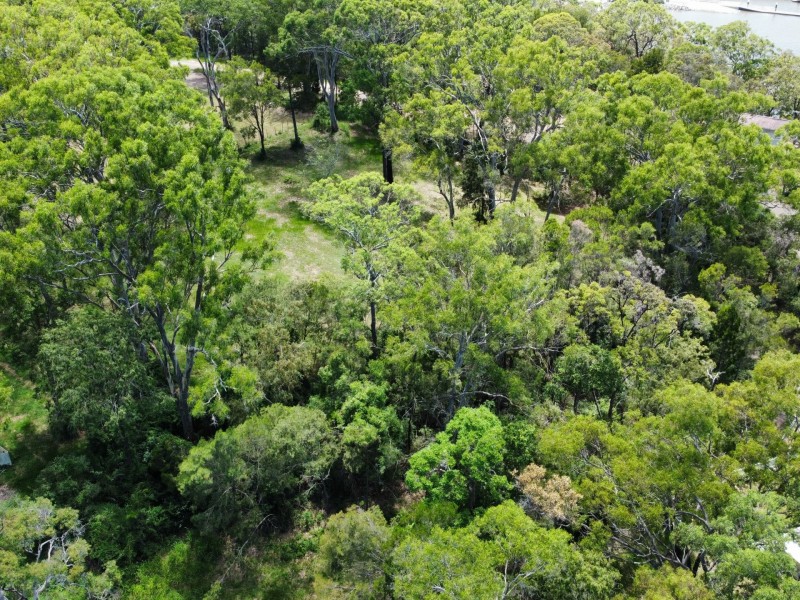 4 Cliff Terrace, Macleay Island QLD 4184