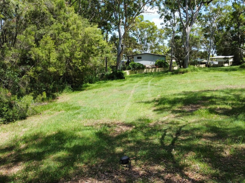 4 Cliff Terrace, Macleay Island QLD 4184