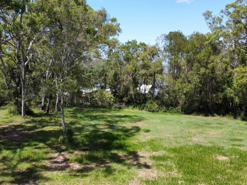 4 Cliff Terrace, Macleay Island QLD 4184