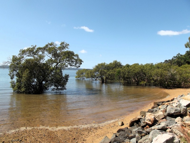 26 – 28 Barramundi Street, Macleay Island QLD 4184