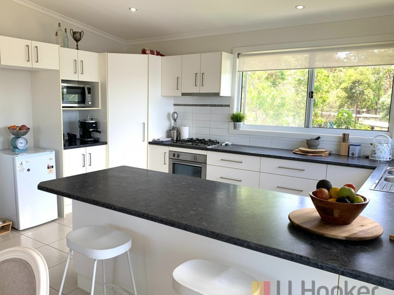 50 Eastbourne Terrace, Macleay Island QLD 4184