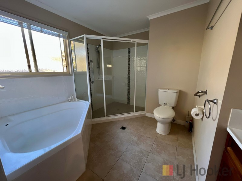 6 Kooberry Street, Macleay Island QLD 4184
