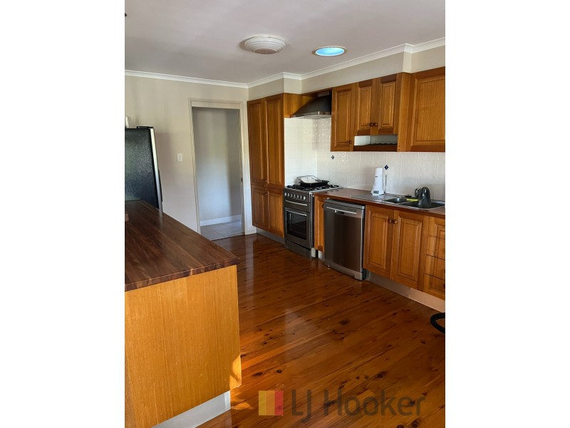 6 Kooberry Street, Macleay Island QLD 4184