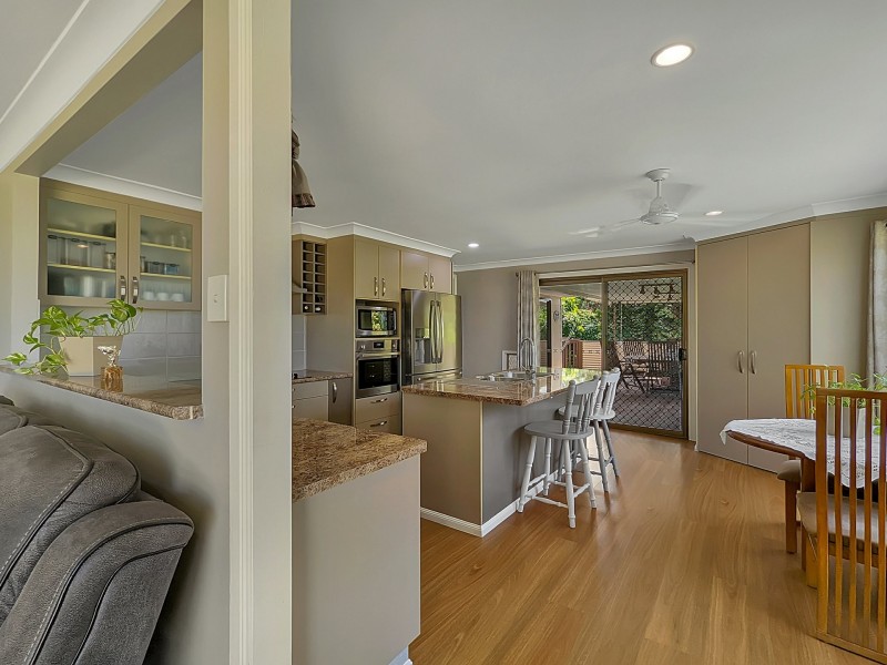 130-132 LUCAS dr, Lamb Island QLD 4184