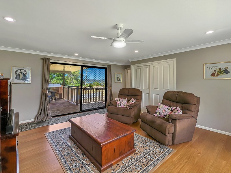 130-132 LUCAS dr, Lamb Island QLD 4184