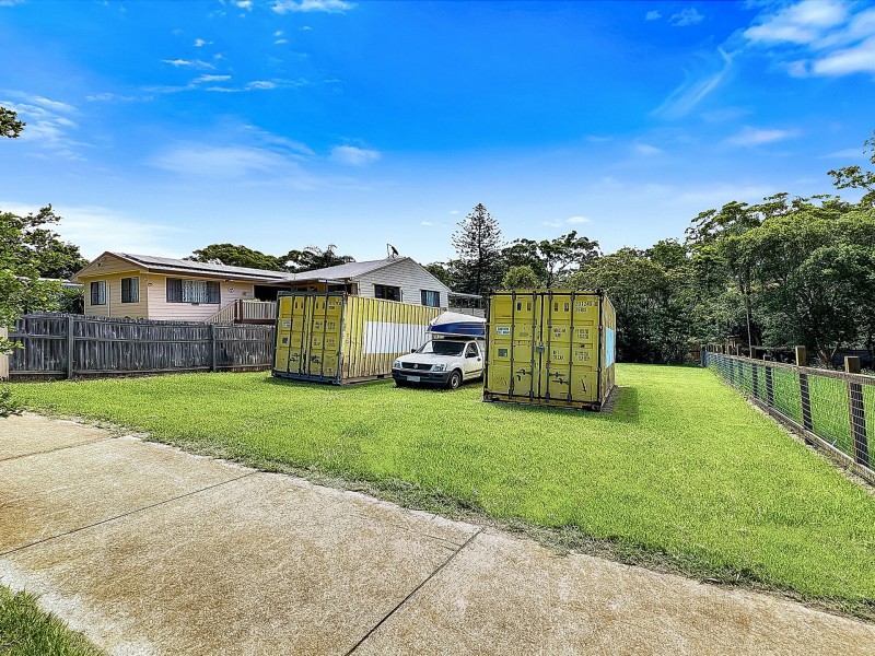 130-132 LUCAS dr, Lamb Island QLD 4184